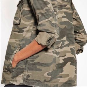 Topshop Green Camo Jacket Size US Women’s 4